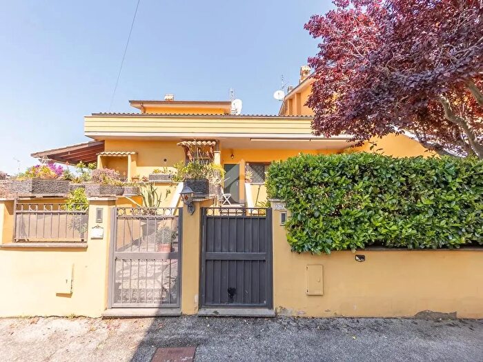 Casa quadrilocale in vendita in Via di San Matteo, Roma