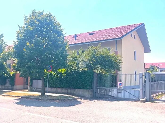 Appartamento con 5 locali in vendita in Via Berlinguer, Moncalieri
