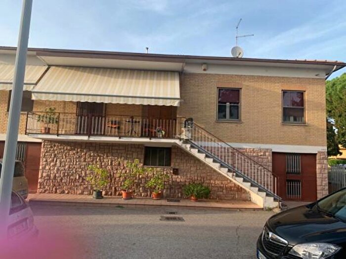 Casa con 5 locali in vendita in Via Lombardia, Bastia Umbra