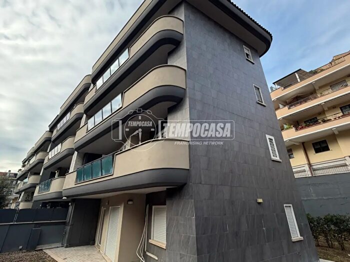 Appartamento trilocale in vendita in Via Casal del Marmo a, Roma