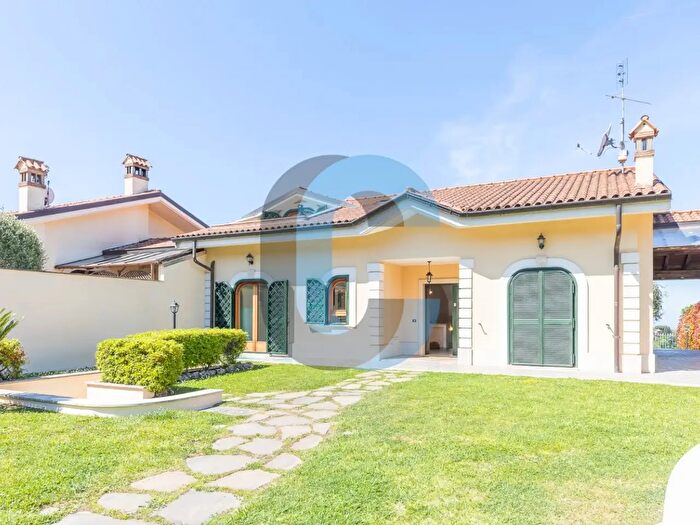 Casa con 7 locali in vendita in Via Padre Antonio Rocchi, Grottaferrata