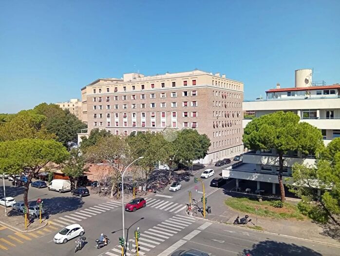 Appartamento quadrilocale in vendita in Via delle Sette Chiese, Roma