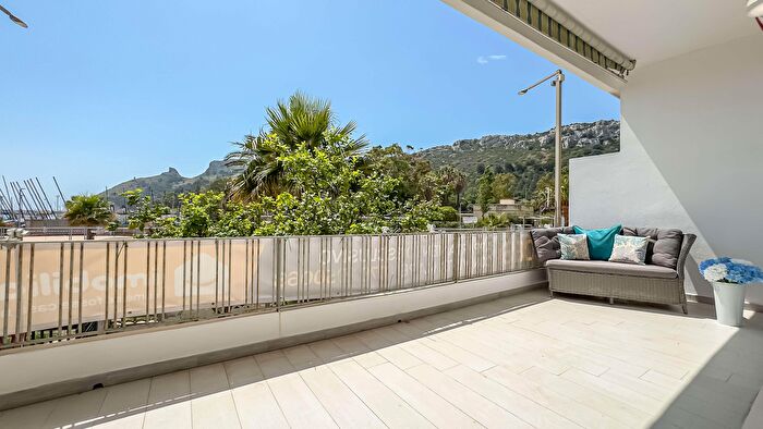 Appartamento trilocale in vendita in Viale Poetto, Cagliari