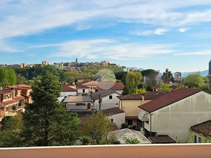 Appartamento quadrilocale in vendita in Via Maria, Frosinone