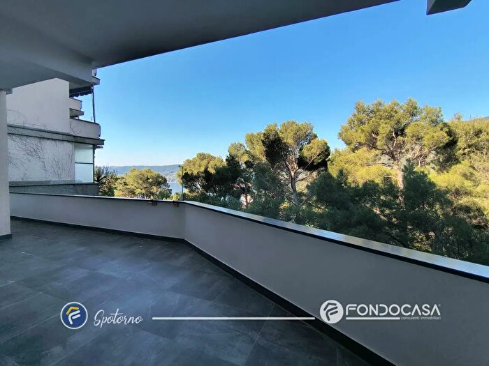 Appartamento trilocale in vendita in Via Torre dEre, Bergeggi