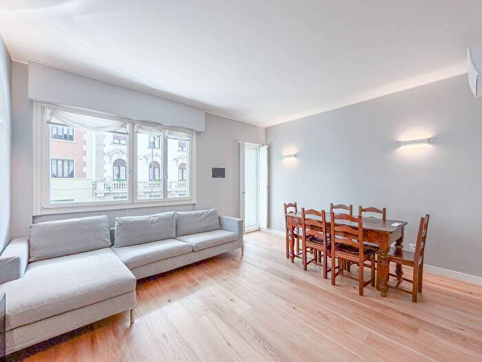 Appartamento trilocale in affitto in Via Plutarco, City Life, Milano
