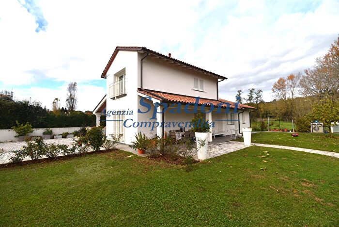 Casa con 5 locali in vendita in Buggiano