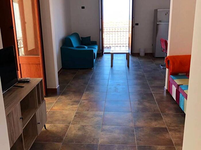 Appartamento trilocale in affitto in Via San Francesco SNC, Centro, Pizzo