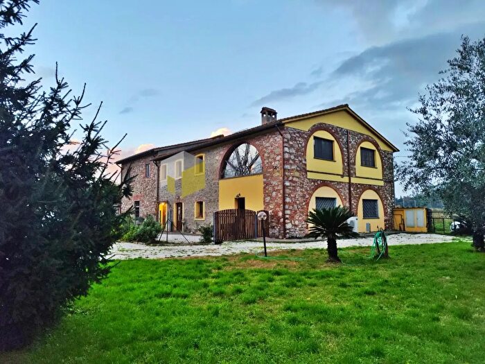Casa con 12 locali in vendita in Statale dellAbetone, San Giuliano Terme