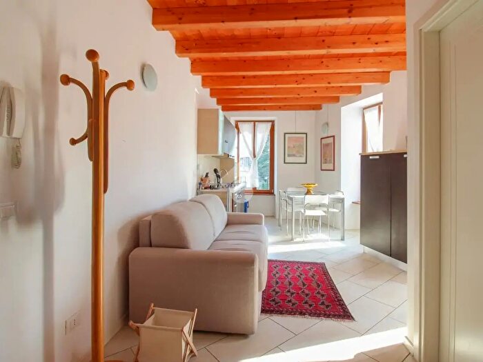 Appartamento bilocale in vendita in Via Promontorio, Toscolano Maderno