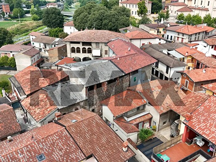Casa con 5 locali in vendita in Palosco