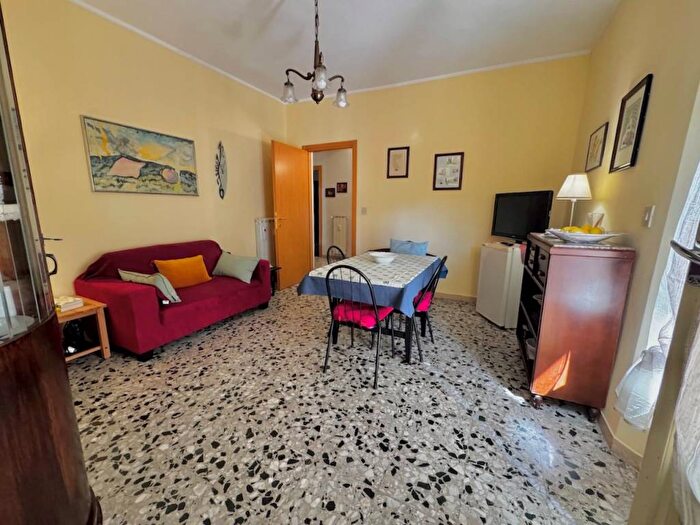 Appartamento trilocale in affitto in Via Pietro Angeli da Barga, Porta a Lucca, Pisa