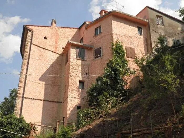 Appartamento trilocale in vendita in Sassetta