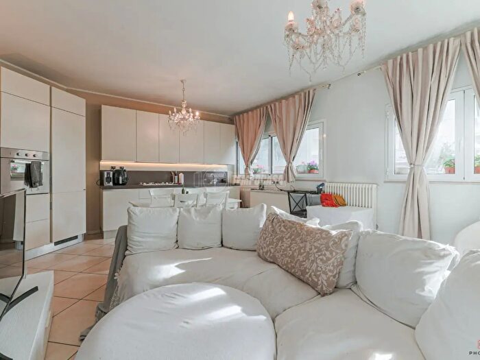 Appartamento trilocale in vendita in Viale Agrigento, Riccione