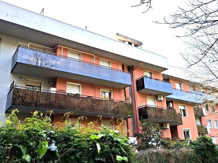 Appartamento trilocale in vendita in Via Emilio Salgari, Pegli, Genova