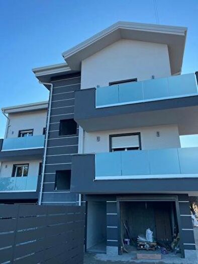 Appartamento quadrilocale in vendita in Via della Croce Rossa Italiana, Nova Milanese