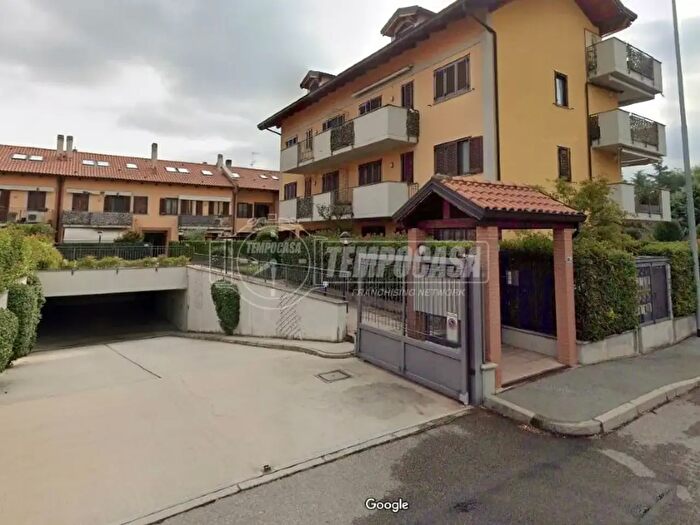 Appartamento trilocale in vendita in Via Carlo Calvi B, Cerro Maggiore