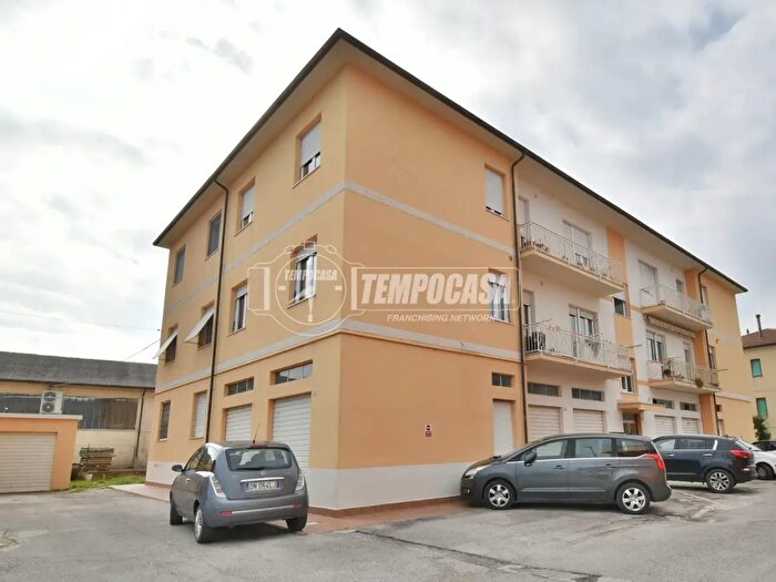 Appartamento trilocale in vendita in Via Giacomo Puccini, Loreto