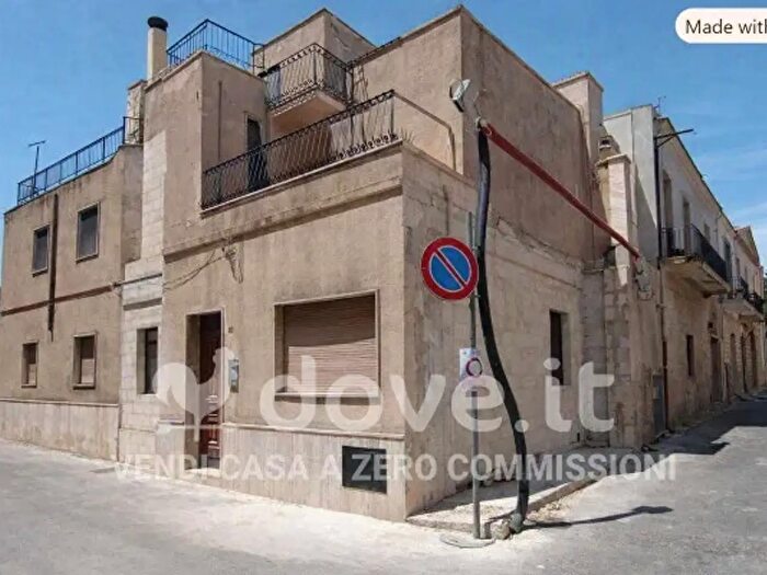 Casa trilocale in vendita in Via Semeraro, Francavilla Fontana