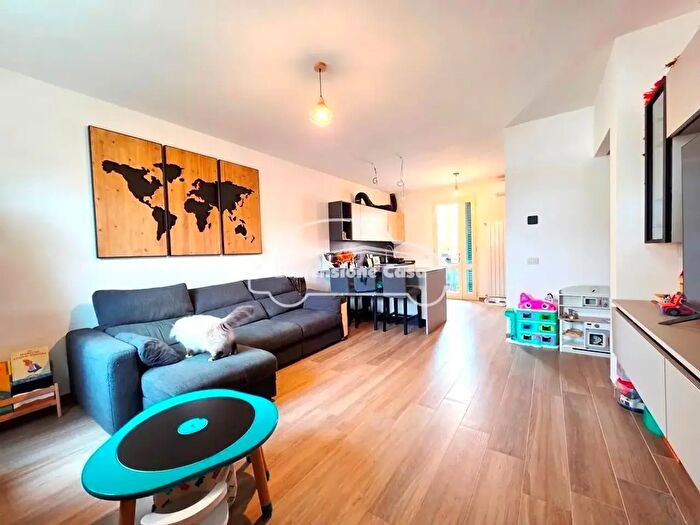 Case in Vendita e in Affitto - 3