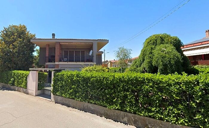 Casa con 5 locali in vendita in Via Salvador Allende Mede, Mede