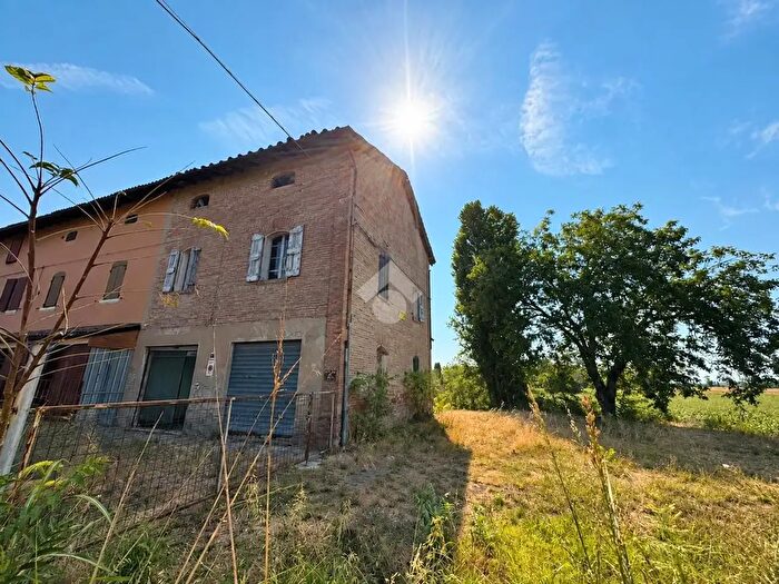 Casa con 6 locali in vendita in Via a Gramsci, Sala Bolognese