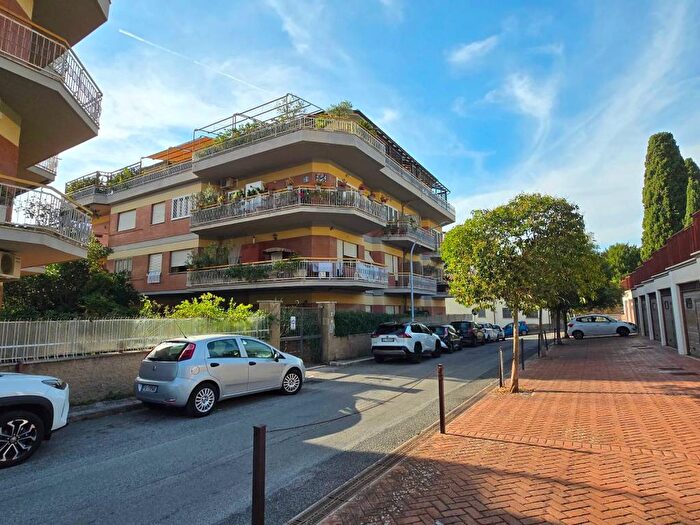 Appartamento quadrilocale in affitto in Via Fratelli Cervi, Centro Storico, Albano Laziale