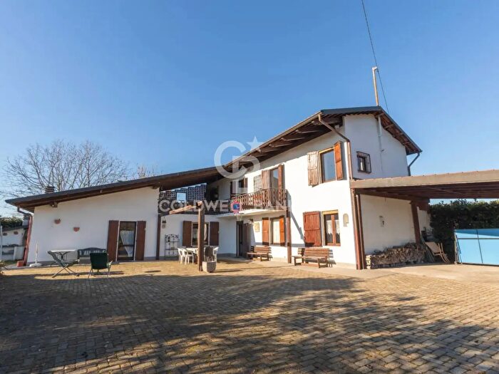 Casa con 8 locali in vendita in Strada Provinciale, Rivarolo Canavese