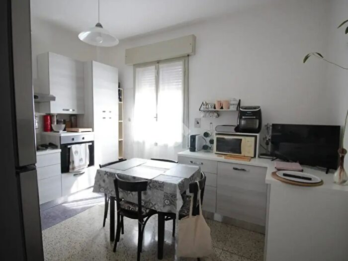 Appartamento quadrilocale in vendita in Via dalla Volta, Bologna