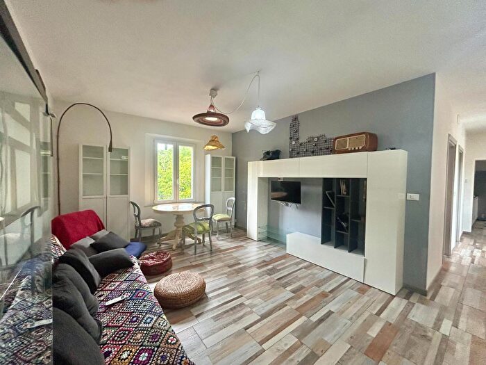 Appartamento con 5 locali in vendita in del Ruffolo, Siena