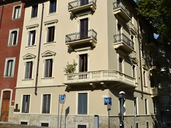 Appartamento con 7 locali in affitto in Via Crimea, Torino