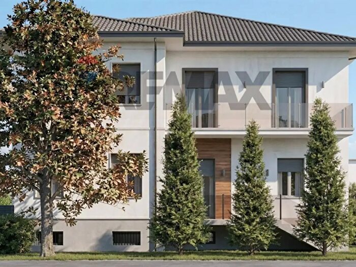 Appartamento trilocale in vendita in Via Giuseppe Parini, Cesano Maderno