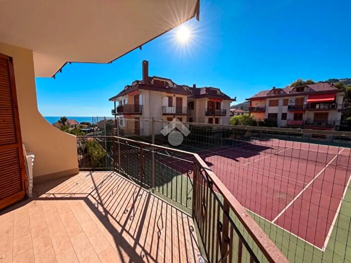 Appartamento bilocale in vendita in Via Piani Paorelli, Costarainera