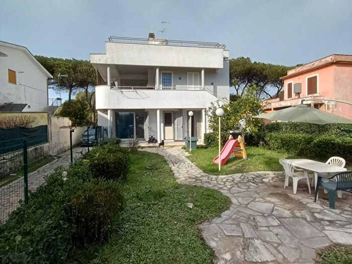 Appartamento quadrilocale in affitto in Via Dante, Villaggio Giornalisti Poggio, Anzio