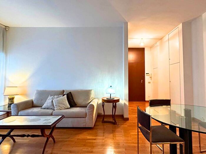 Appartamento bilocale in affitto in Porta Romana Medaglie dOro, Milano