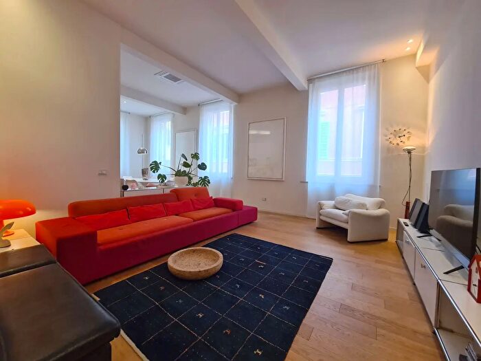 Appartamento con 6 locali in vendita in Modena