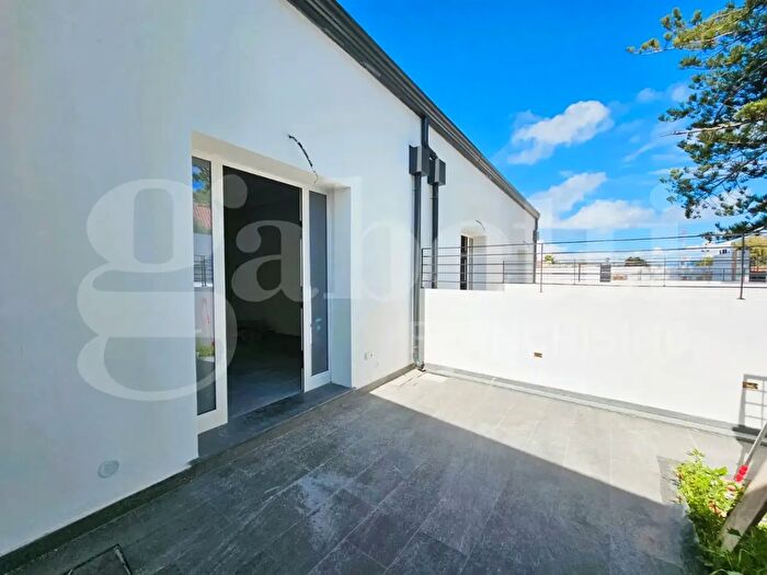 Casa quadrilocale in vendita in Via Canalone Torre Faro, Messina