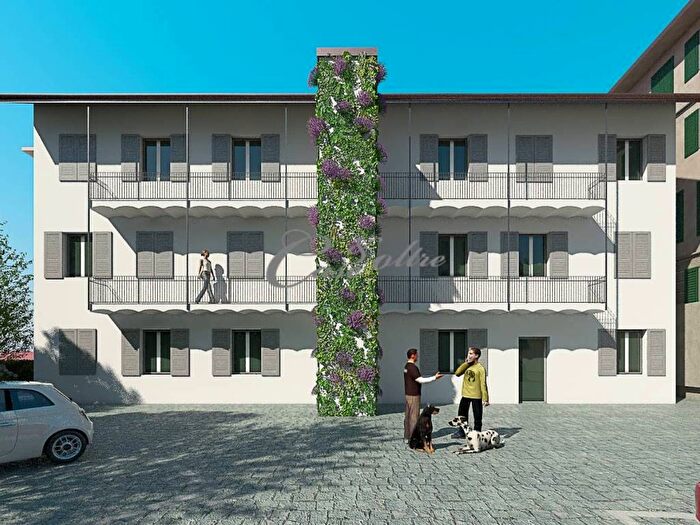 Appartamento quadrilocale in affitto in Via Papa Giovanni XXIII, Centro, Carimate