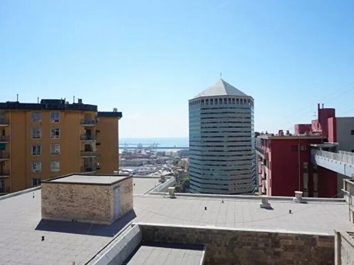 Appartamento quadrilocale in affitto in Via Rinaldo Rigola, Genova