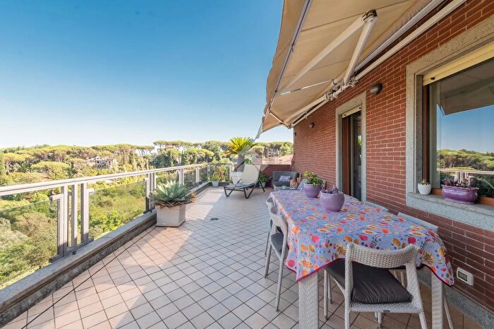 Appartamento bilocale in vendita in Via Rocca di Mezzo, Roma