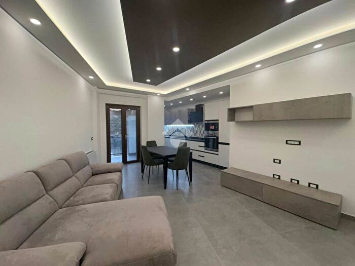 Appartamento quadrilocale in affitto in Via Portogallo, Santo Stefano, Rende