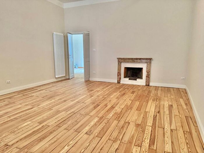 Appartamento quadrilocale in affitto in Via Saffi, Centro Storico, Parma