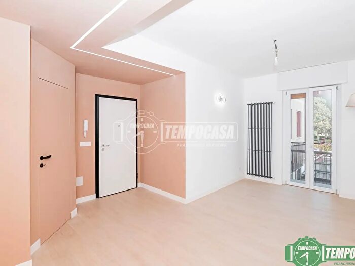 Appartamento trilocale in vendita in Via Monte Bianco, San Donato Milanese