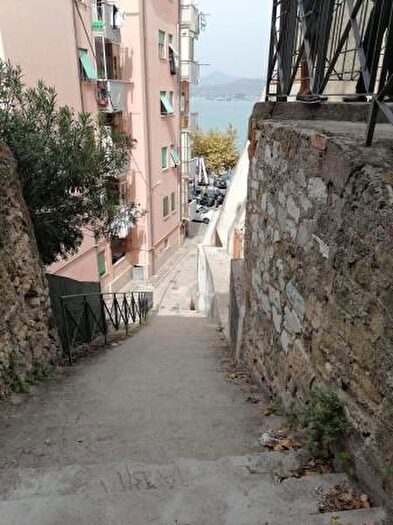 Appartamento quadrilocale in vendita in Via Ladislao, Gaeta