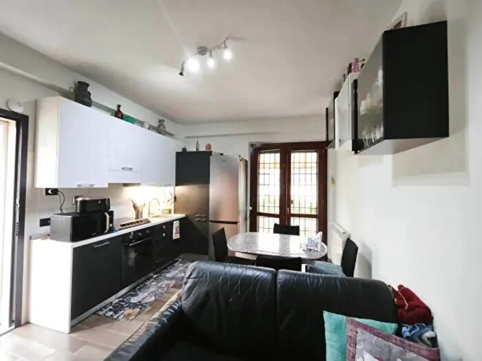 Appartamento trilocale in vendita in Via Norma Fratelli Parenti, Roma