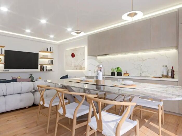 Appartamento trilocale in vendita in Via Gardesane, Verona