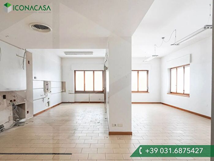 Casa con 15 locali in vendita in Via Alfredo Catalani, Giussano