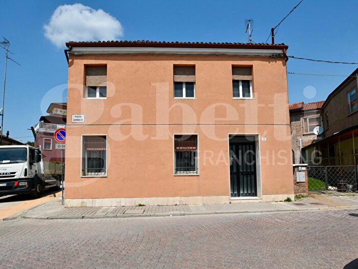 Casa quadrilocale in vendita in Novembre, Codigoro