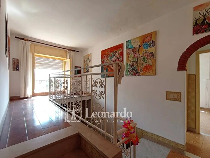 Casa con 8 locali in vendita in Via di Contra, Camaiore