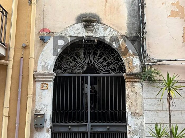 Casa con 7 locali in vendita in Via Regina Margherita, Sortino